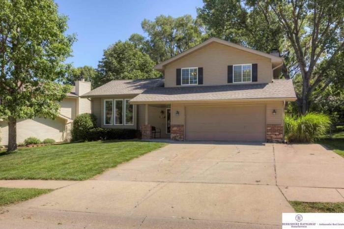 2617 N 130th St - Photo 2 of 40