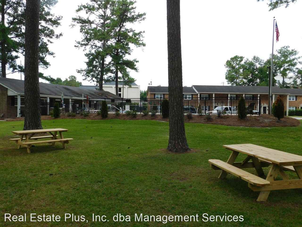 Tryon Estates 307 Simmons Street - Photo 3 of 16