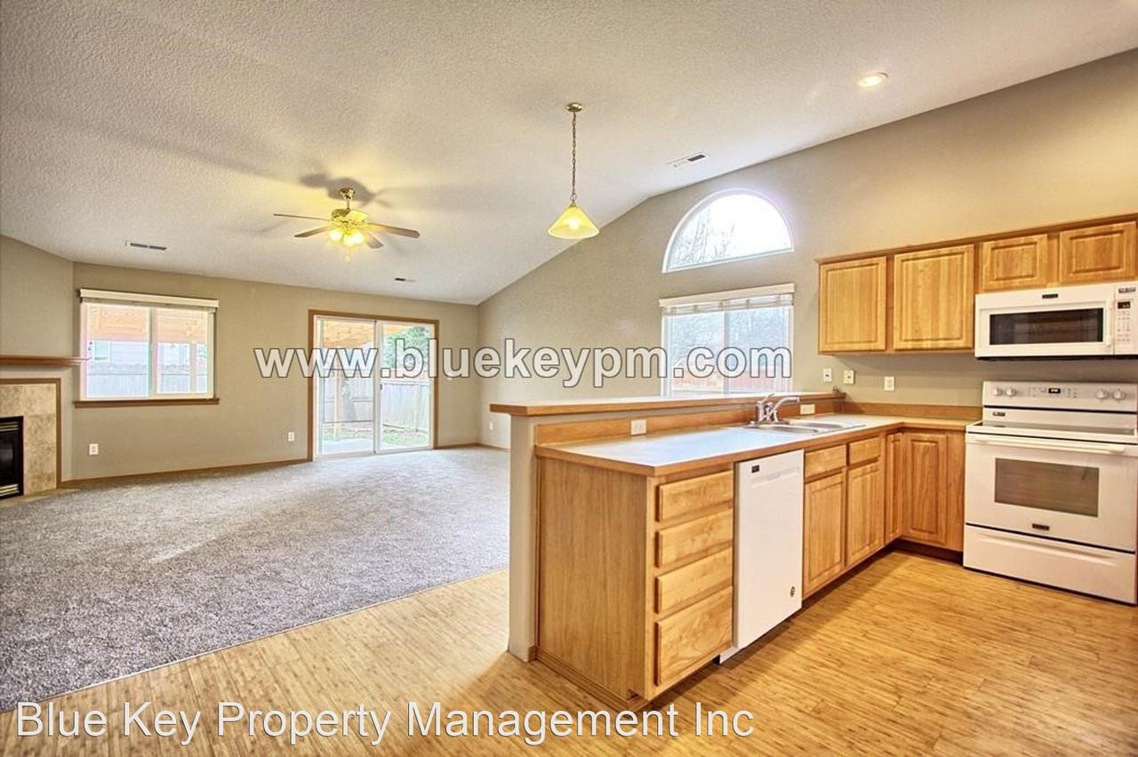 2203 Sw 11th St - Photo 3 of 13