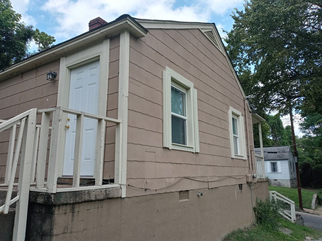 163 W Mckellar Ave - Photo 2 of 11