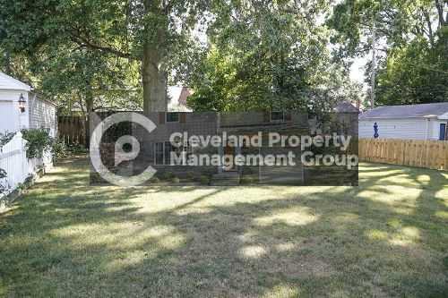 20001 Parkview Ave - Photo 2 of 10