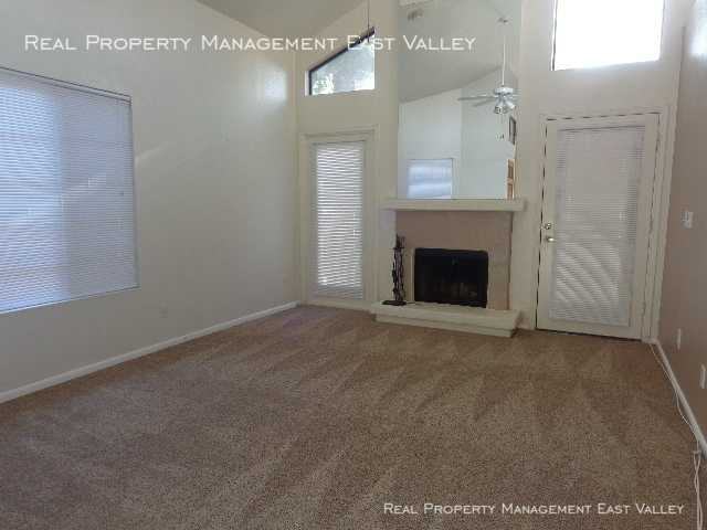 2696 N Carriage Ln - Photo 2 of 10