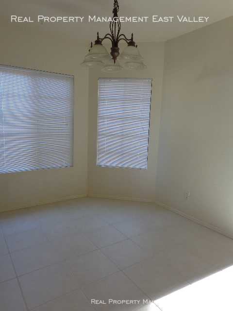 2696 N Carriage Ln - Photo 3 of 10