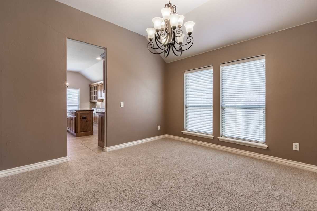 18404 Mesa Rd - Photo 2 of 14