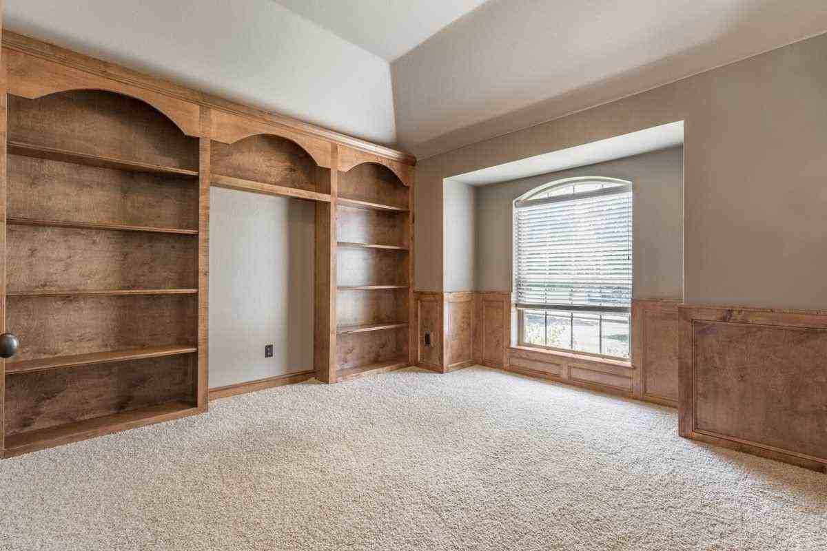 18404 Mesa Rd - Photo 3 of 14