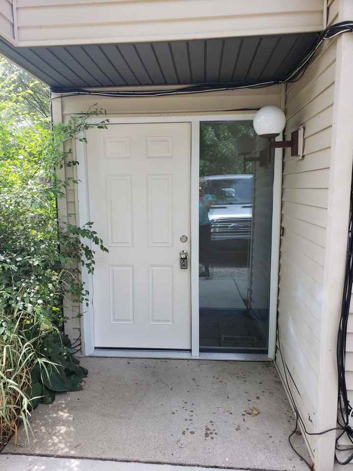 349 Oak Manor Ave Ne - Photo 2 of 9