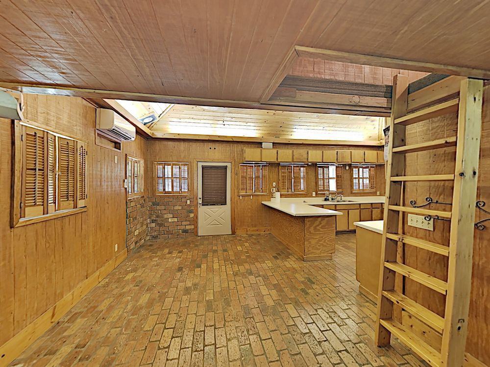 9779 Chumuckla Springs Rd - Photo 2 of 20