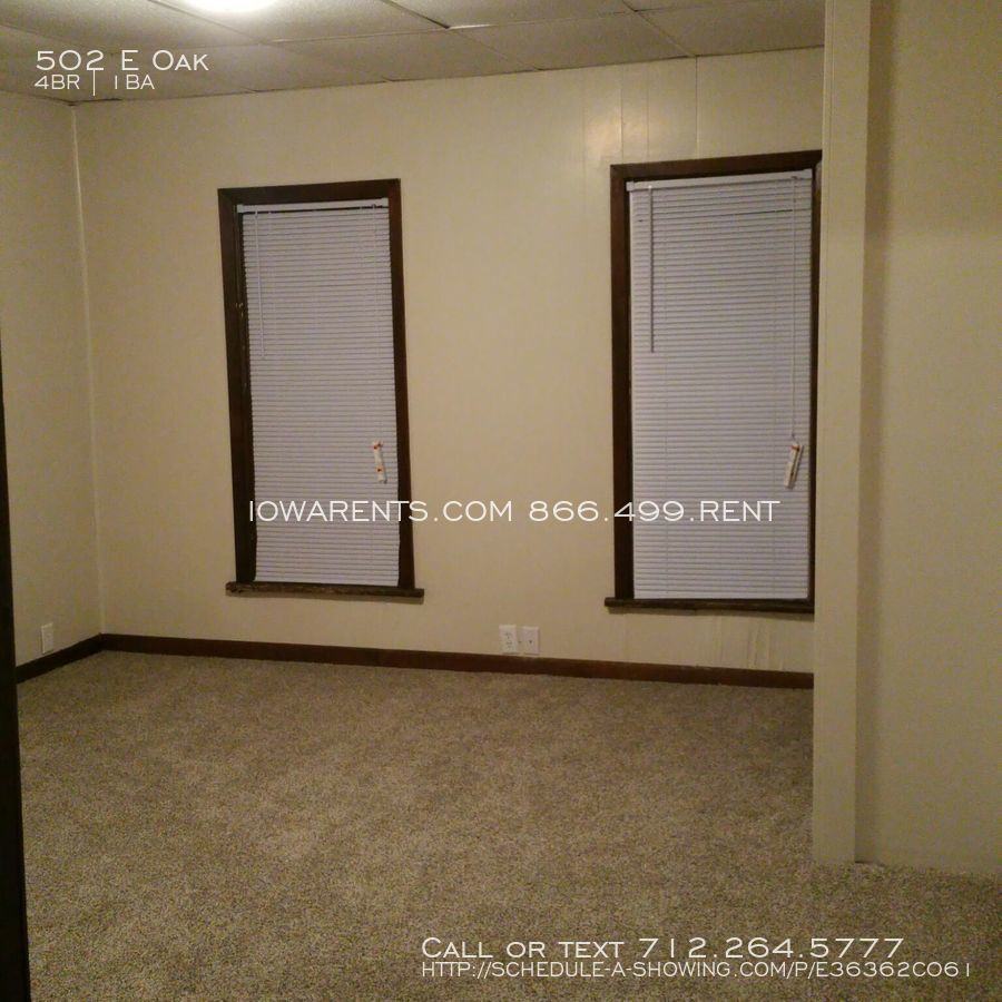 502 E Oak St - Photo 2 of 16