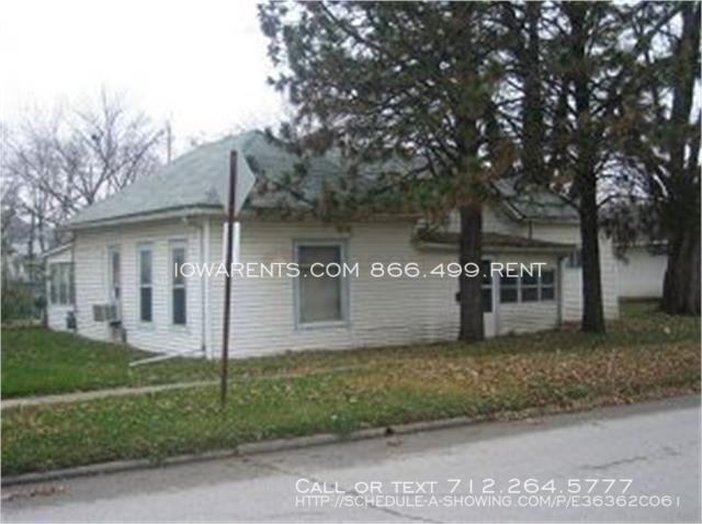 502 E Oak St - Photo 3 of 16