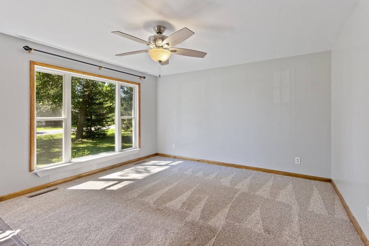 2665 N Osage Dr - Photo 2 of 13