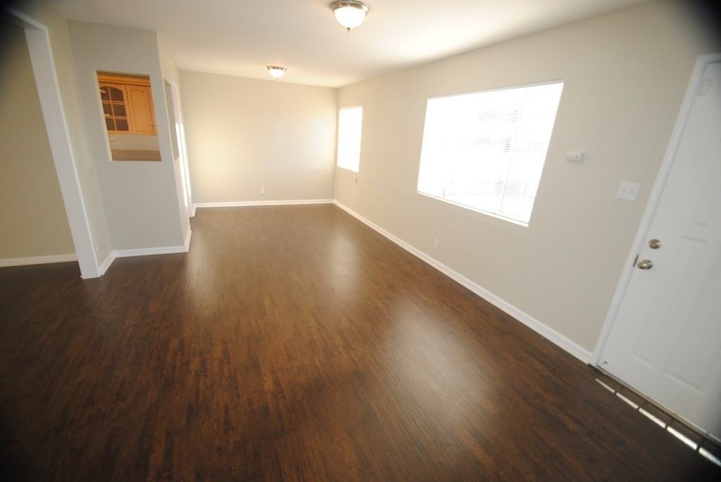 1021 Sandy Hook Ave - Photo 2 of 5