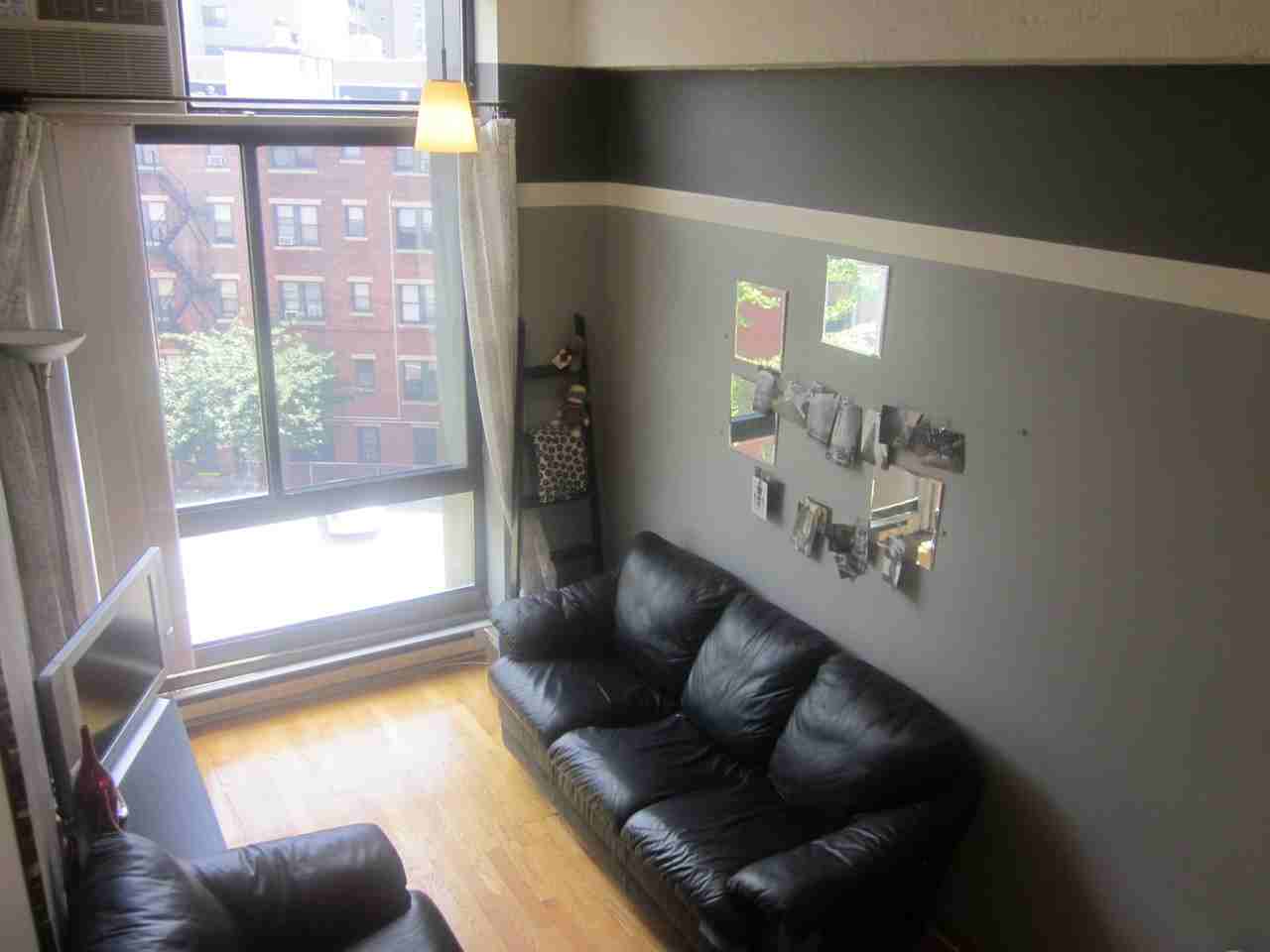 12 Stoneholm Street #402L