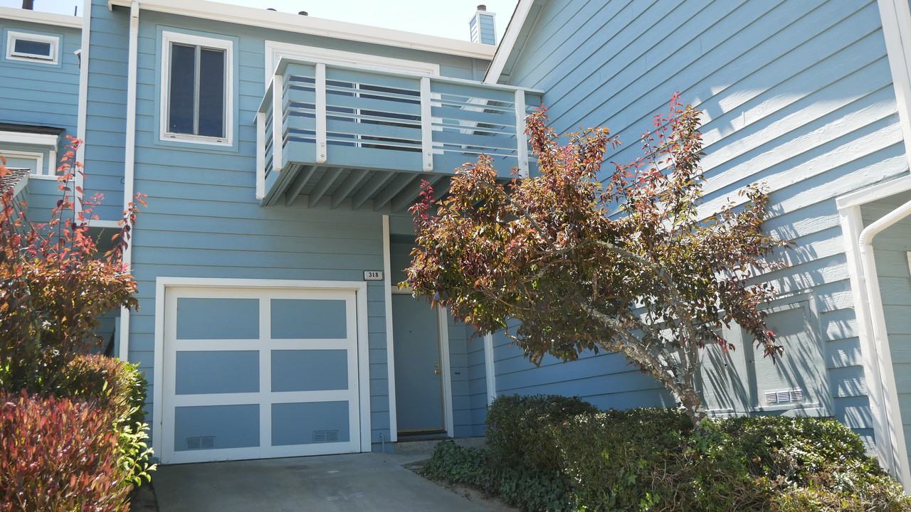318 Barbara Lane - Photo 3 of 35