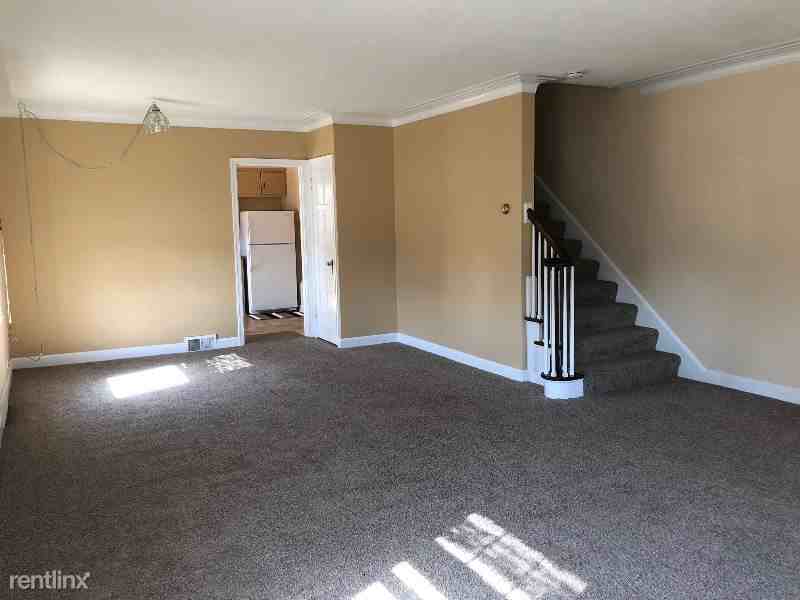 925 Lincoln St - Photo 2 of 14