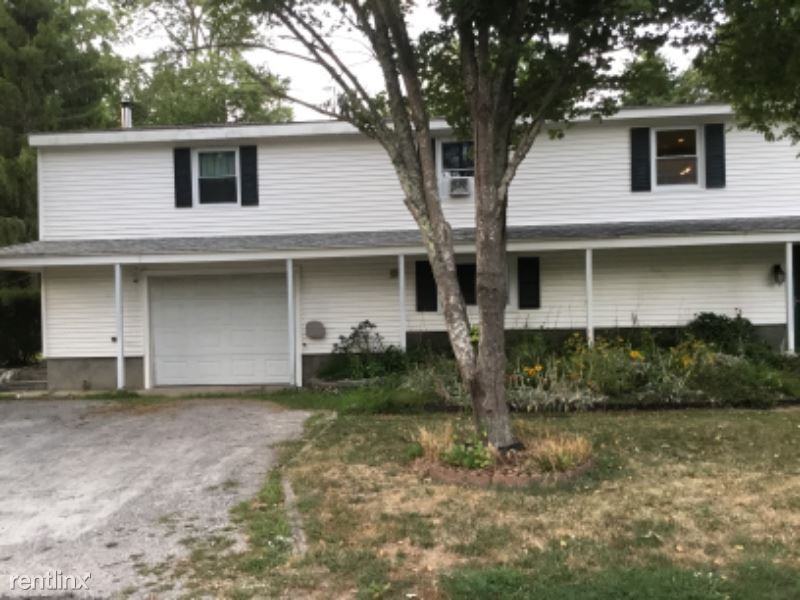 33 33 Beth Rd First level - Photo 2 of 17