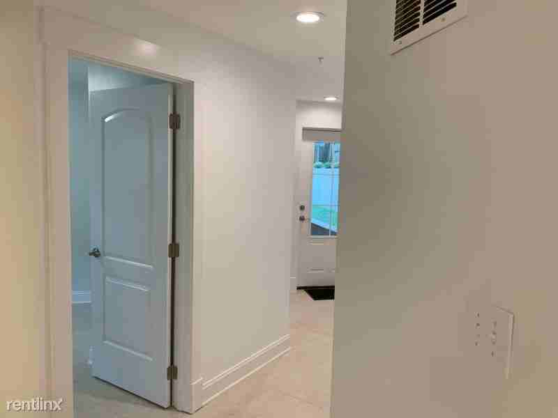 3607 Taylor St - Photo 3 of 18