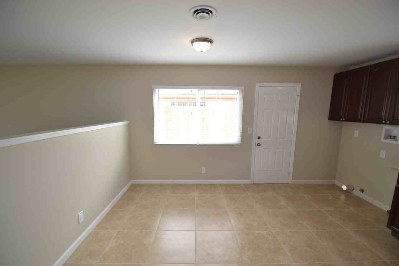 230 Sarita Dr - Photo 3 of 12