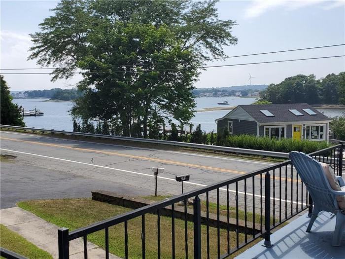 295 Point Rd - Photo 2 of 10