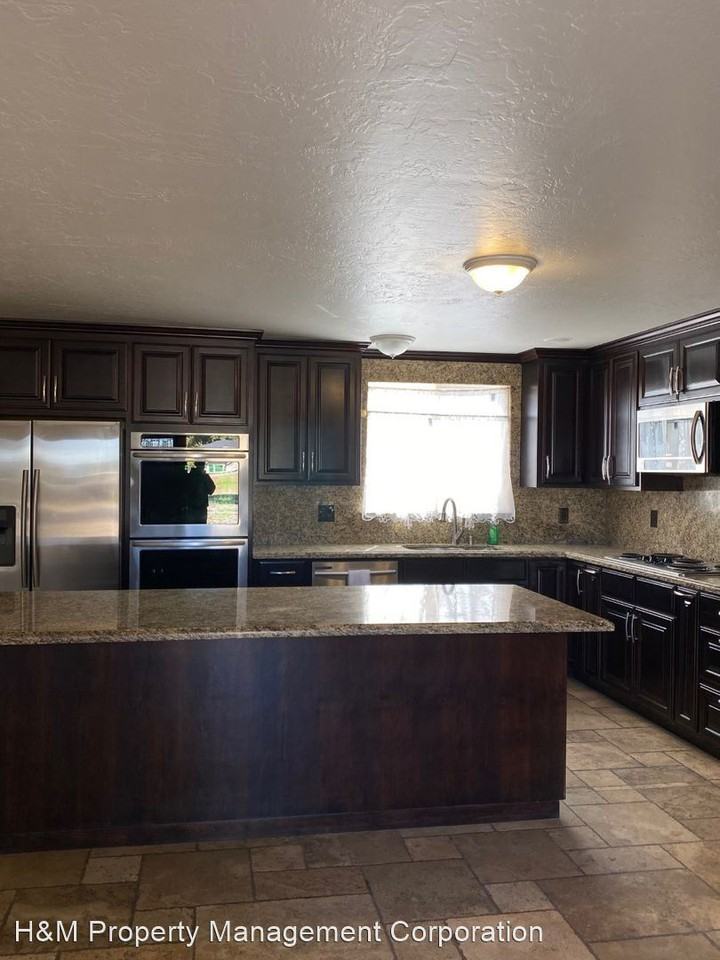 7465 LOVERS LANE - Photo 2 of 9