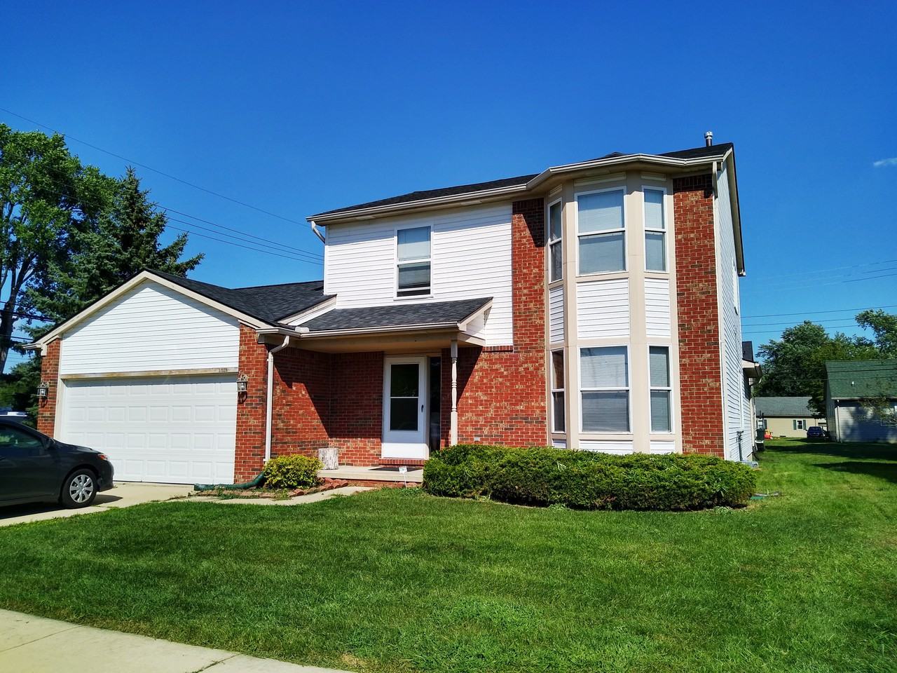 3146 Louis Dr - Photo 2 of 44