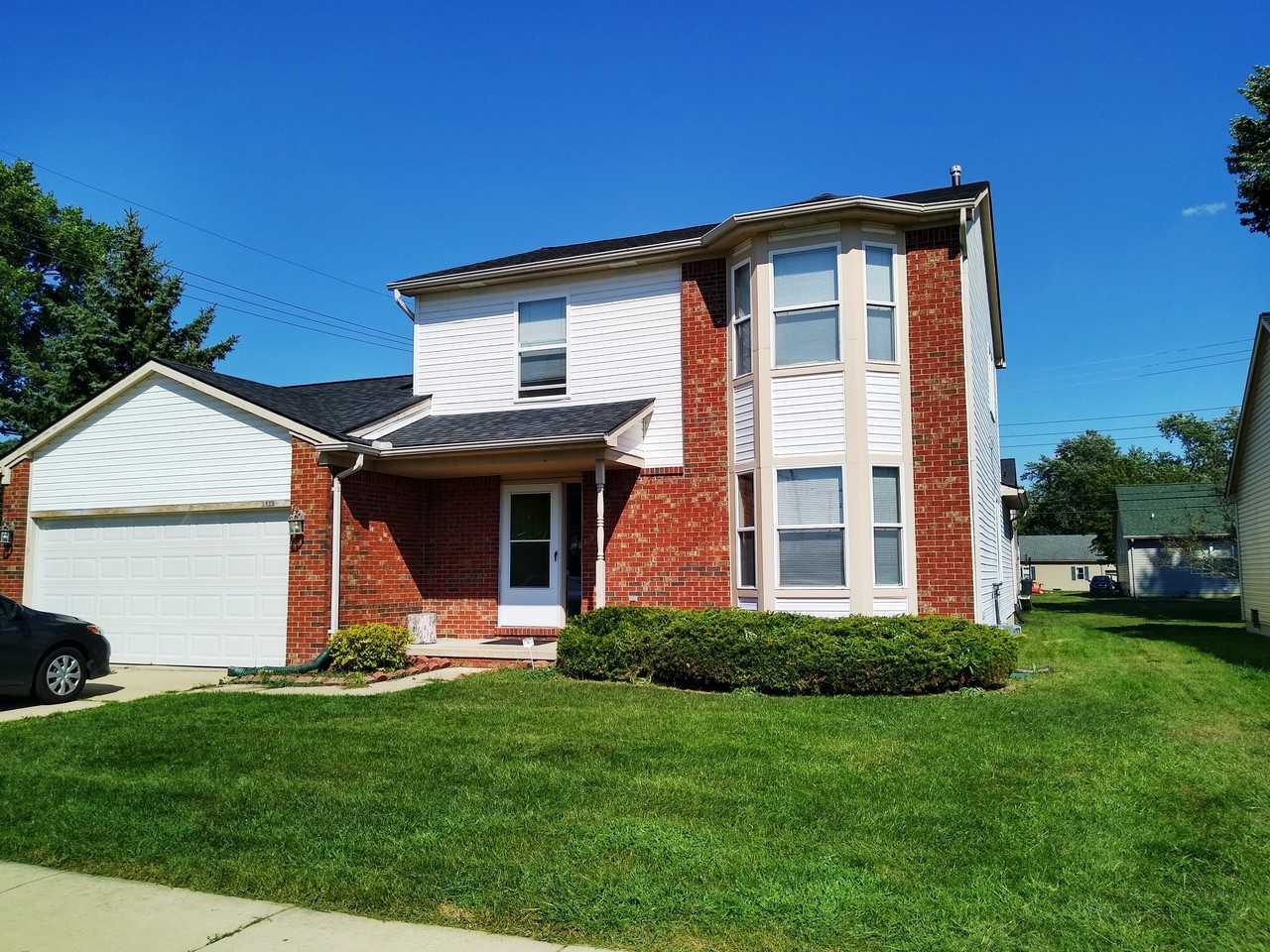 3146 Louis Dr - Photo 3 of 44