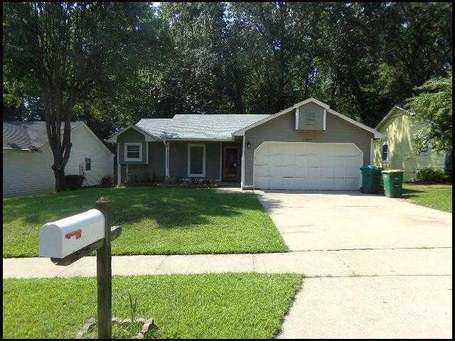 12415 Goldleaf Dr - Photo 2 of 10