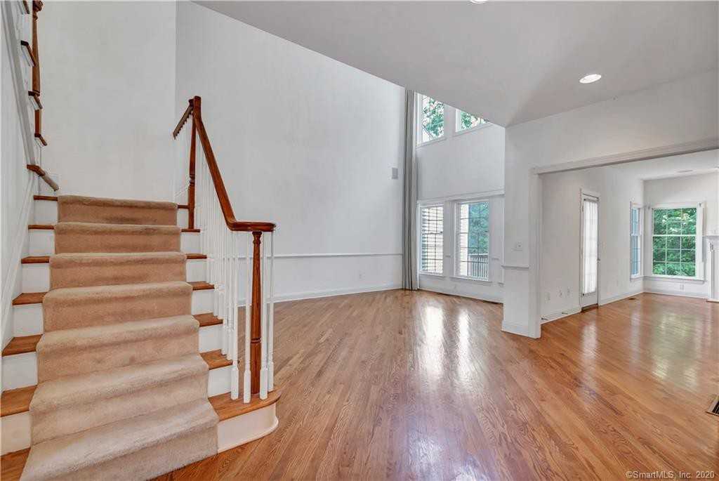 29 Regency Cir - Photo 3 of 40