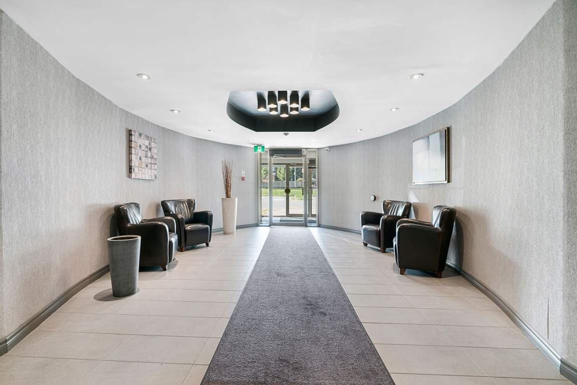 Empress Gate Apartments 500, 560 Proudfoot Lane 560 Proudf, London