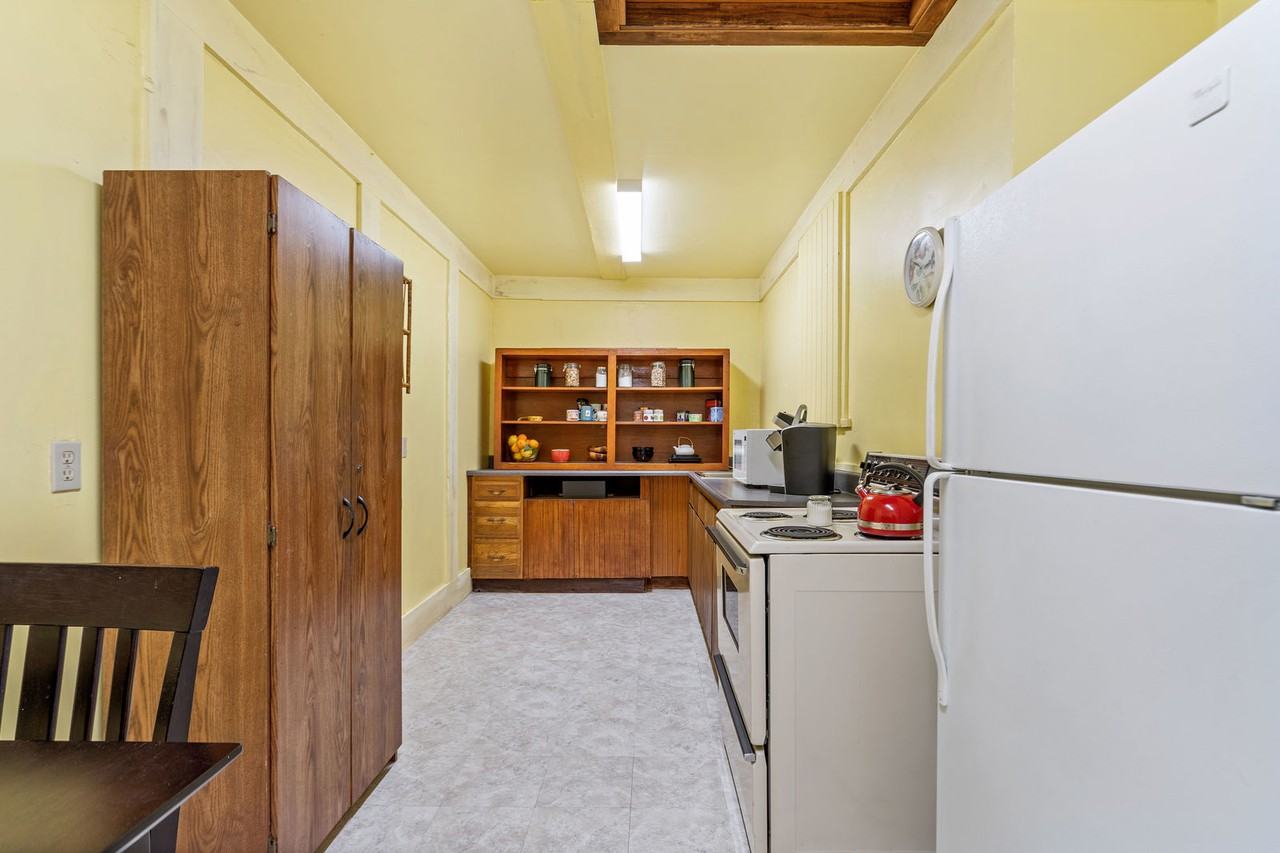 1233 Locust St - Photo 3 of 6