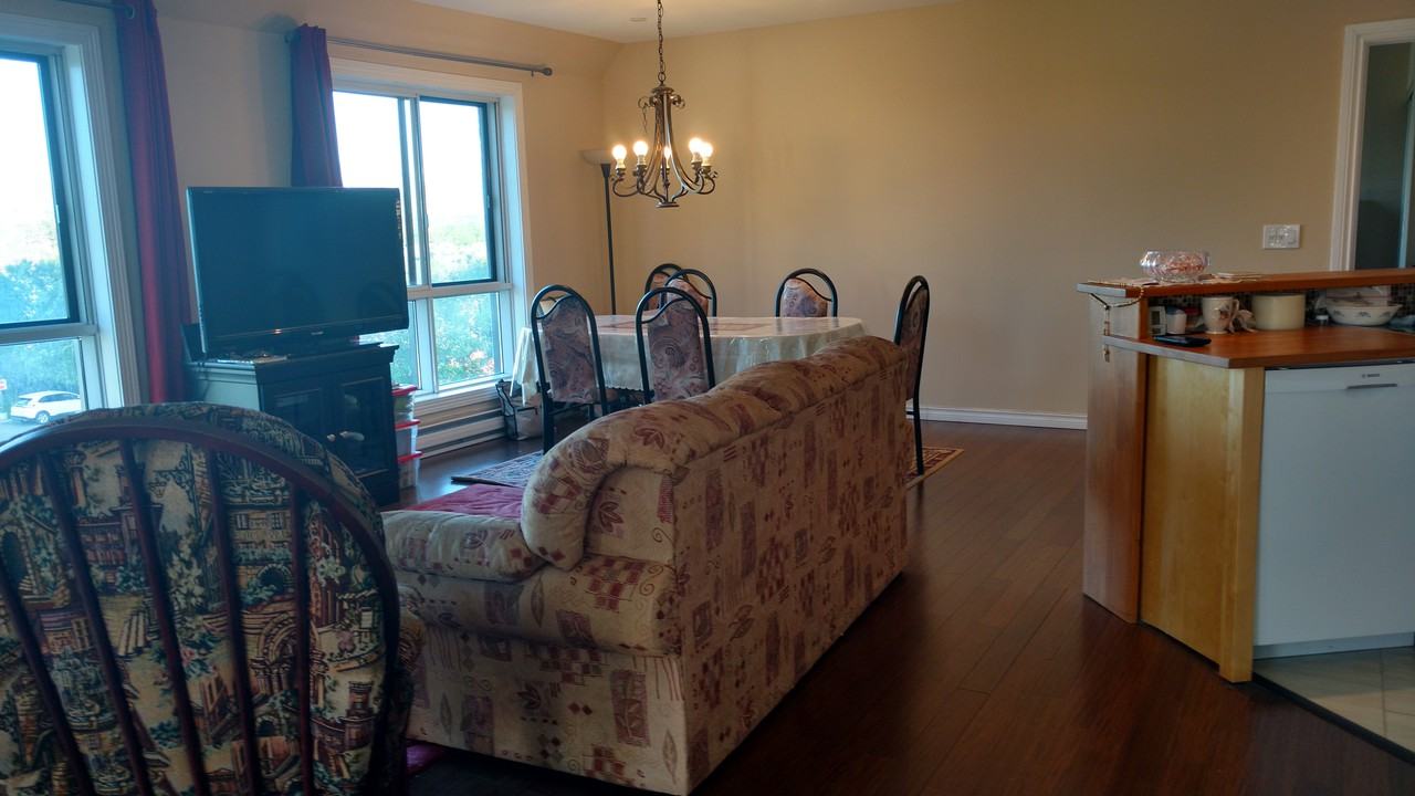 7680 Boulevard Marie-Victorin - Photo 2 of 11