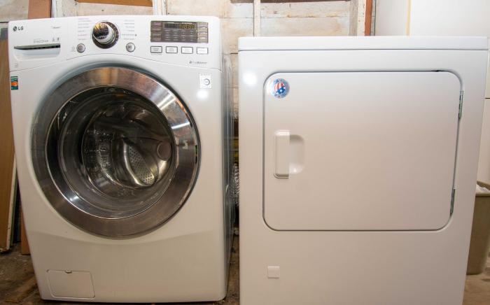 504 Oak St - Photo 2 of 8