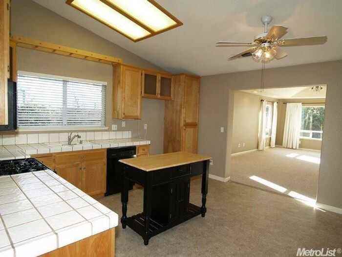 1519 Tamara Ct - Photo 2 of 4