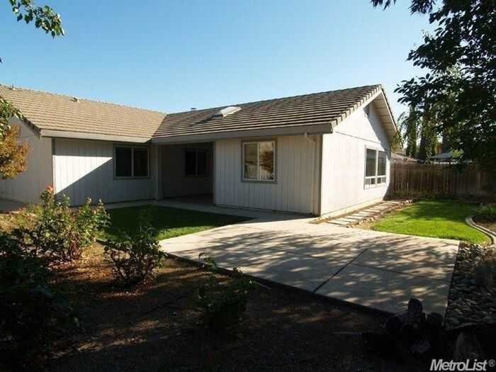 1519 Tamara Ct - Photo 3 of 4