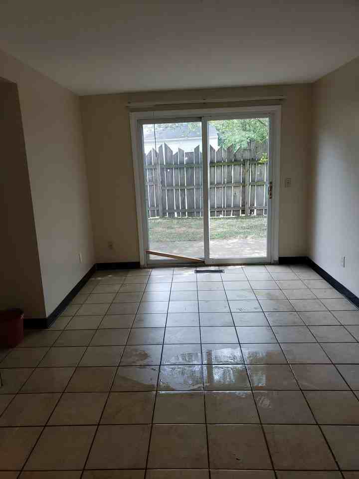 349 Oak Manor Ave Ne - Photo 3 of 9