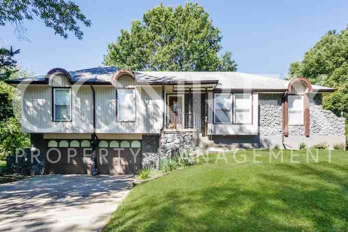 11934 Sycamore Ave - Photo 2 of 11