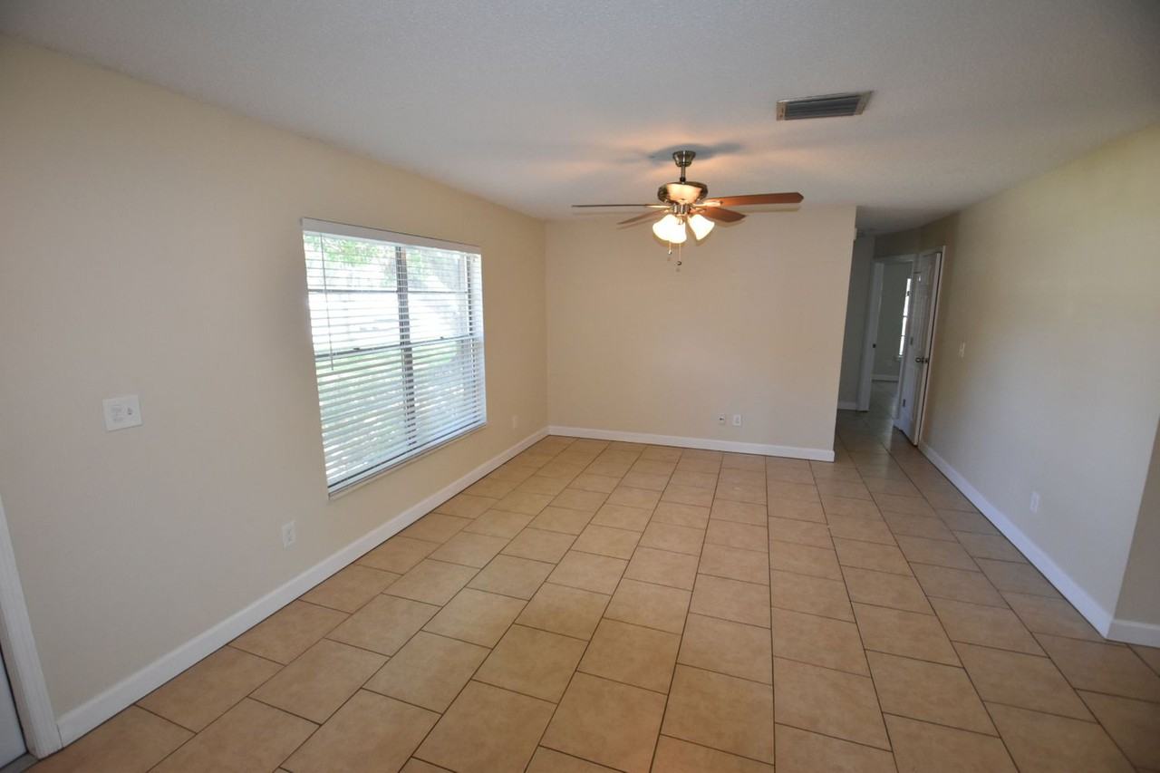 309 45th St Nw - Photo 3 of 23