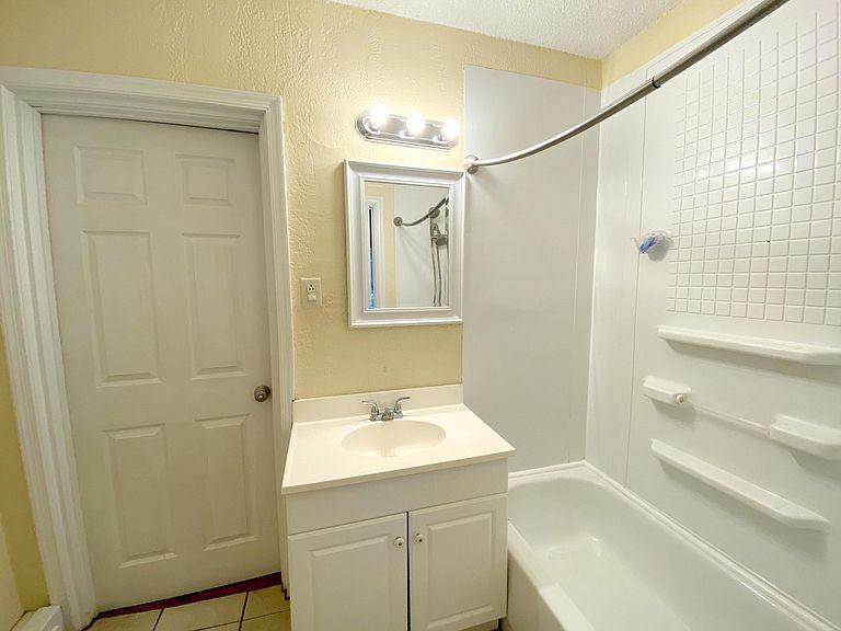 513 20th St Nw - Photo 2 of 11