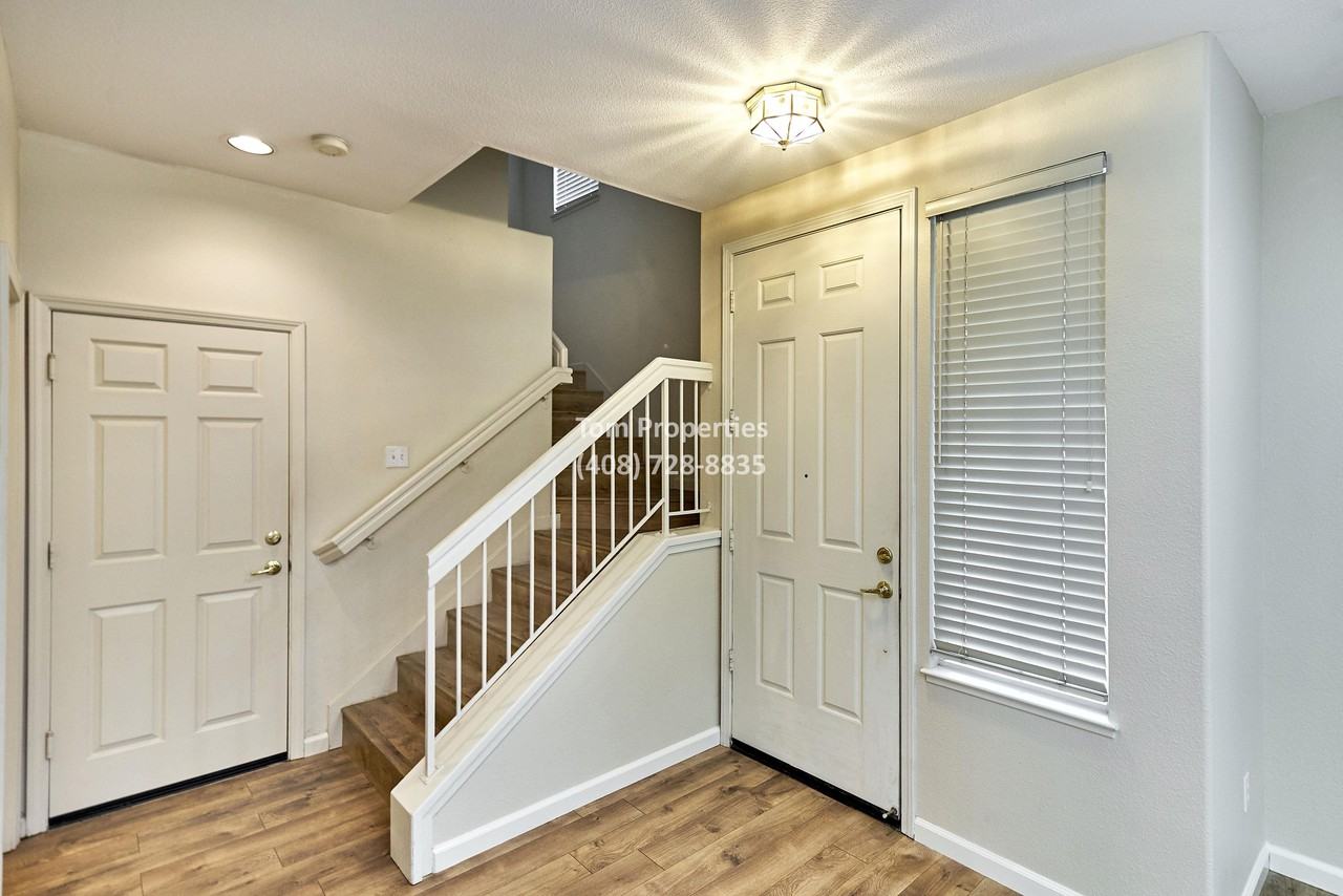 632 Villa Centre Way - Photo 2 of 8