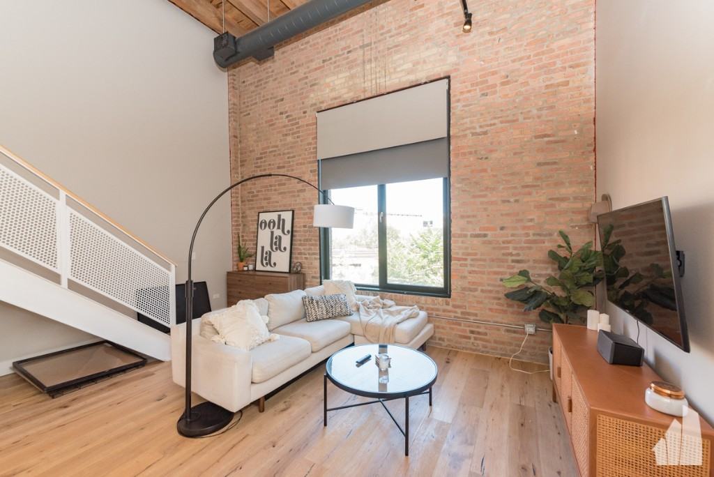 729 North Sangamon Avenue #307 - Photo 2 of 18