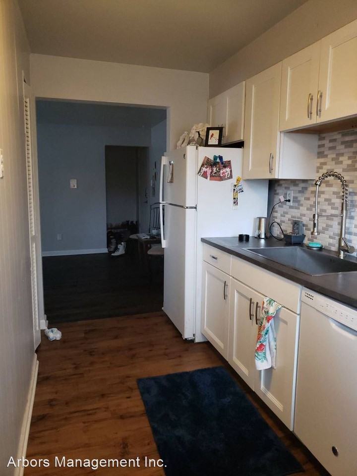 1500 Broadway Ave - Photo 2 of 7