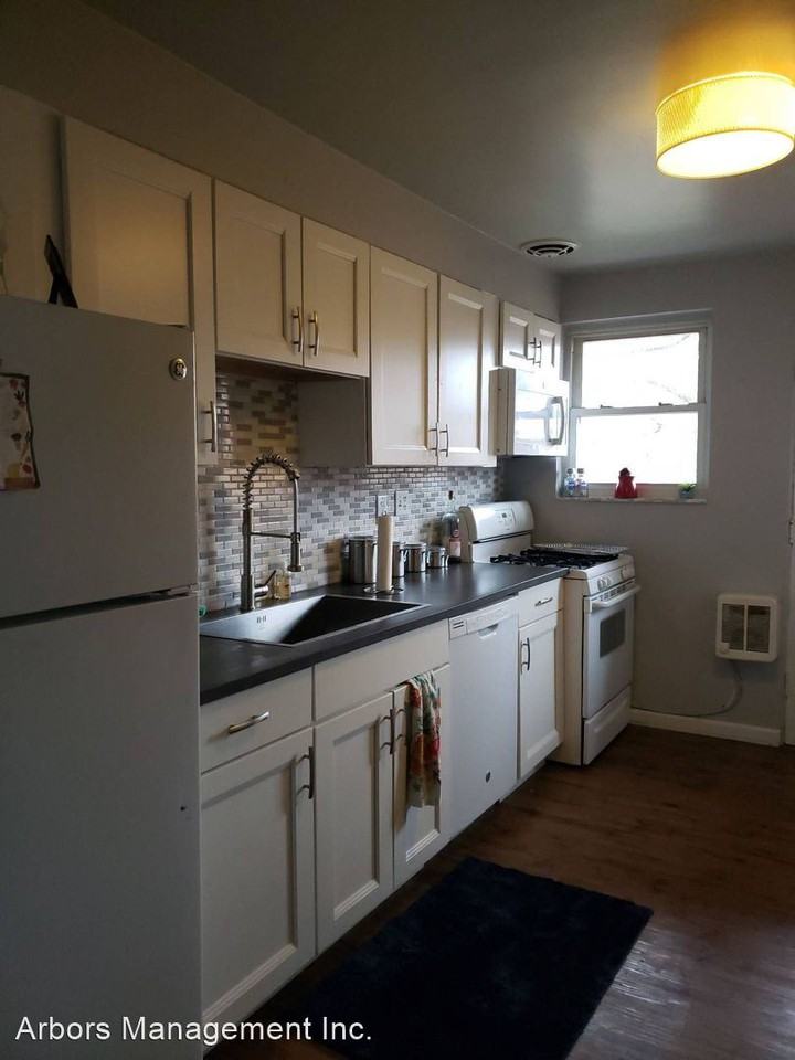 1500 Broadway Ave - Photo 3 of 7