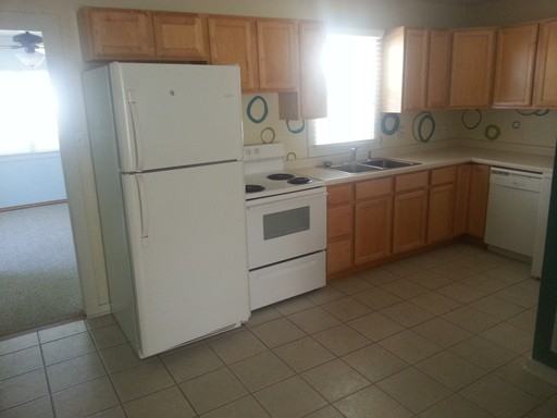 611 Monroe Street - Photo 3 of 9