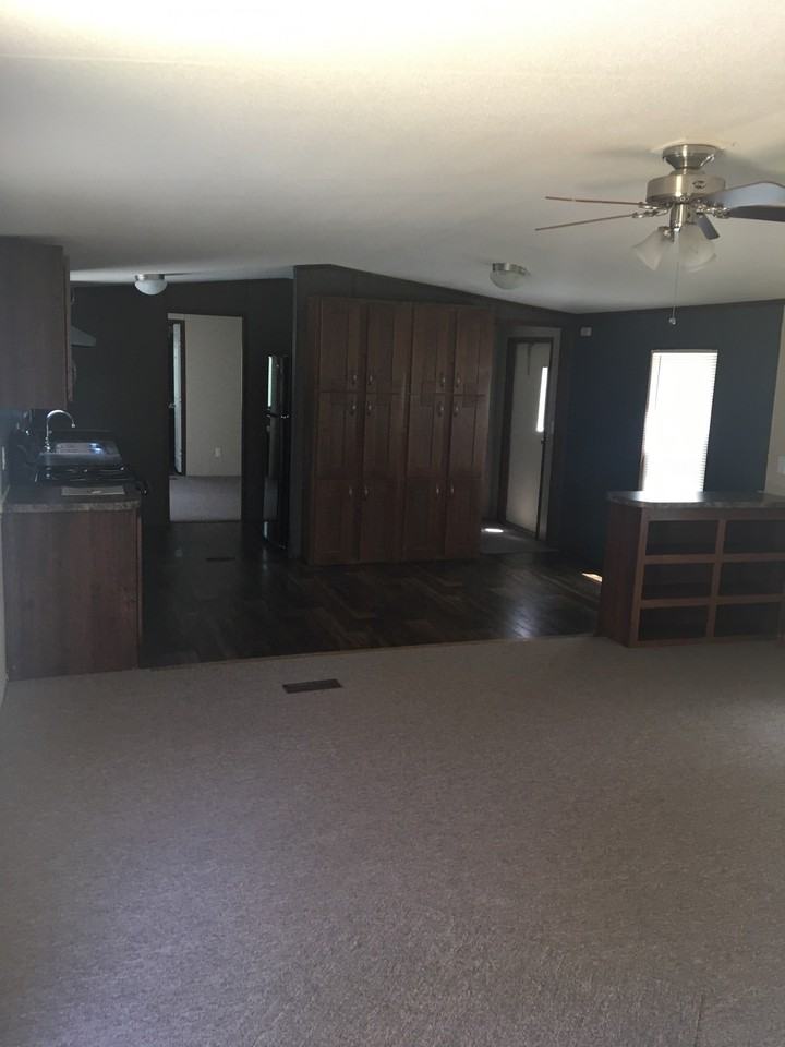 4711 Colony Dr - Photo 2 of 9