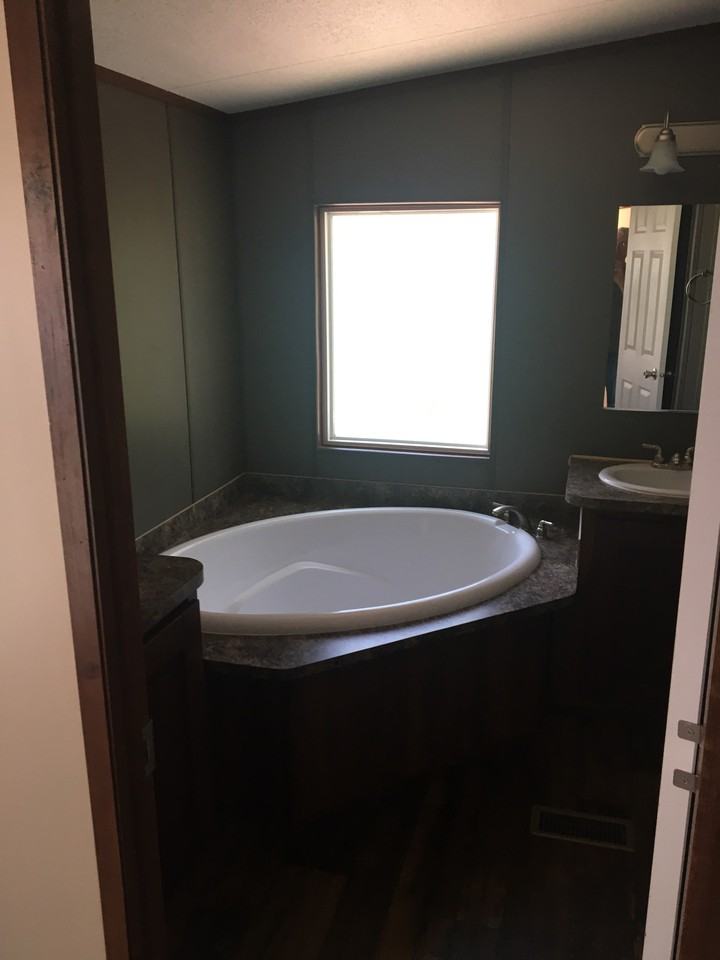 4711 Colony Dr - Photo 3 of 9