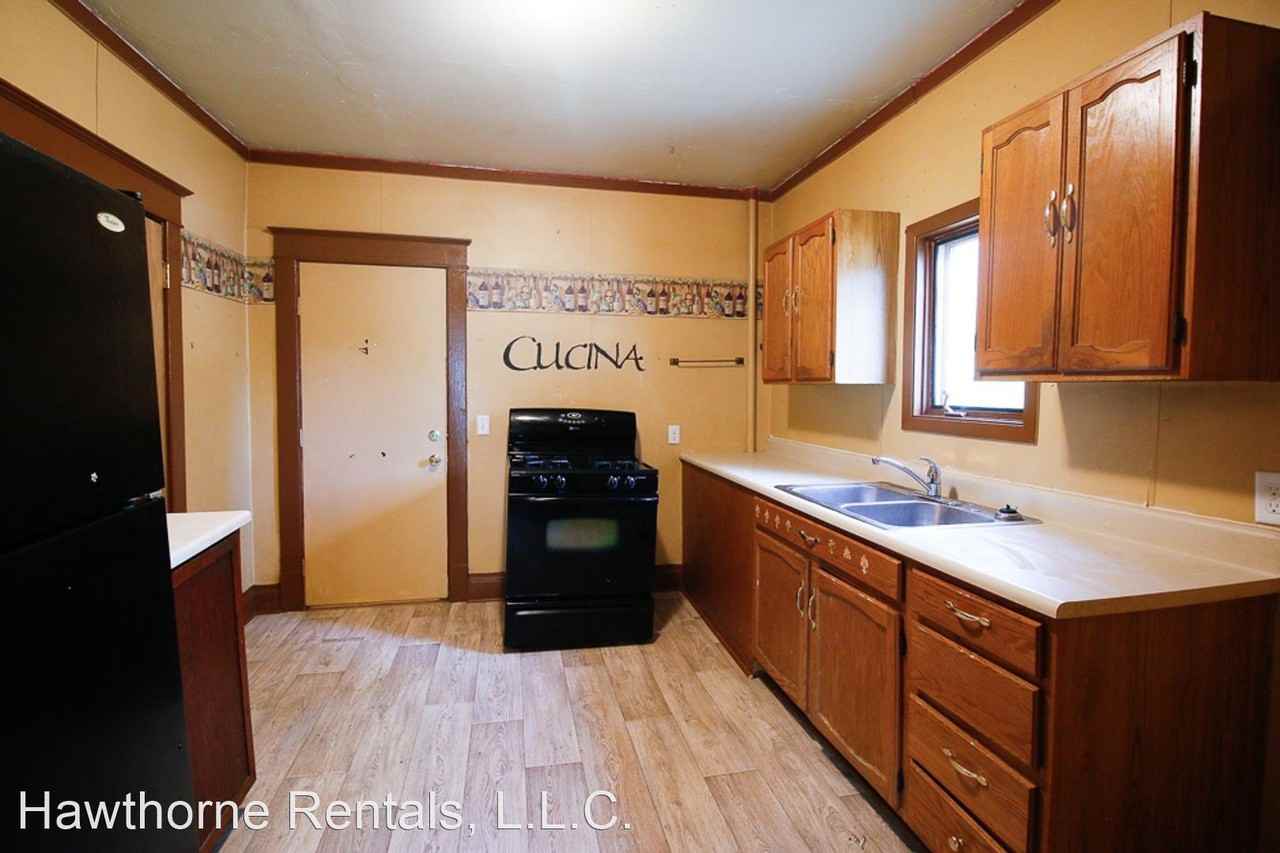 321 Albany St - Photo 3 of 12