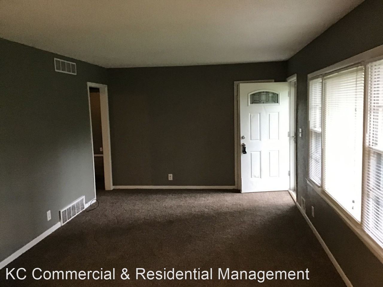 7919 E 57th St - Photo 2 of 20