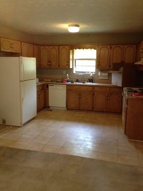591 Angel Dr S - Photo 2 of 10