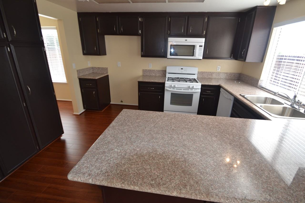 27866 Rainbow Ln - Photo 2 of 6