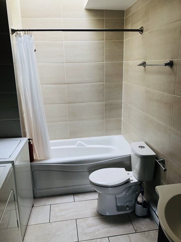 2111 Av Girouard - Photo 2 of 15