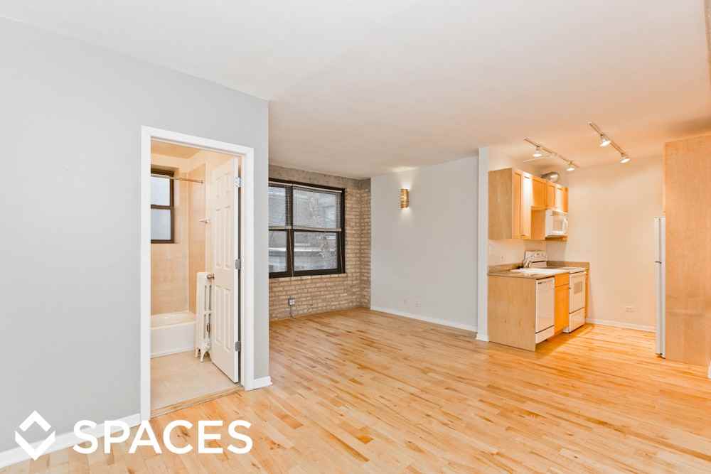 4630 N Beacon - Photo 2 of 27